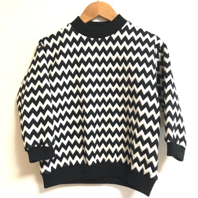 チュール袖パフスリーブトップス