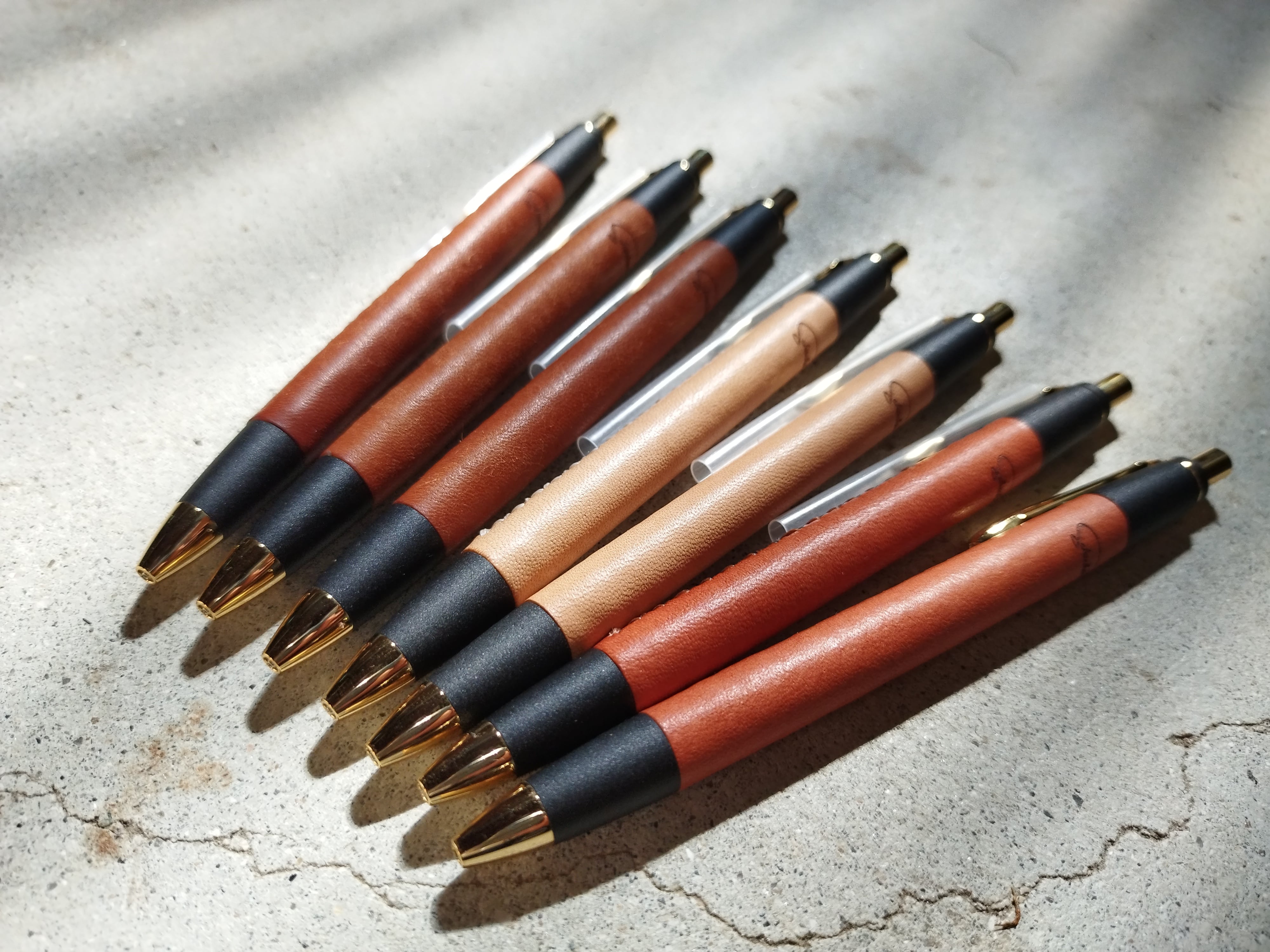 革軸ペン【ヌメ革 ナチュラル】 | Schicksal