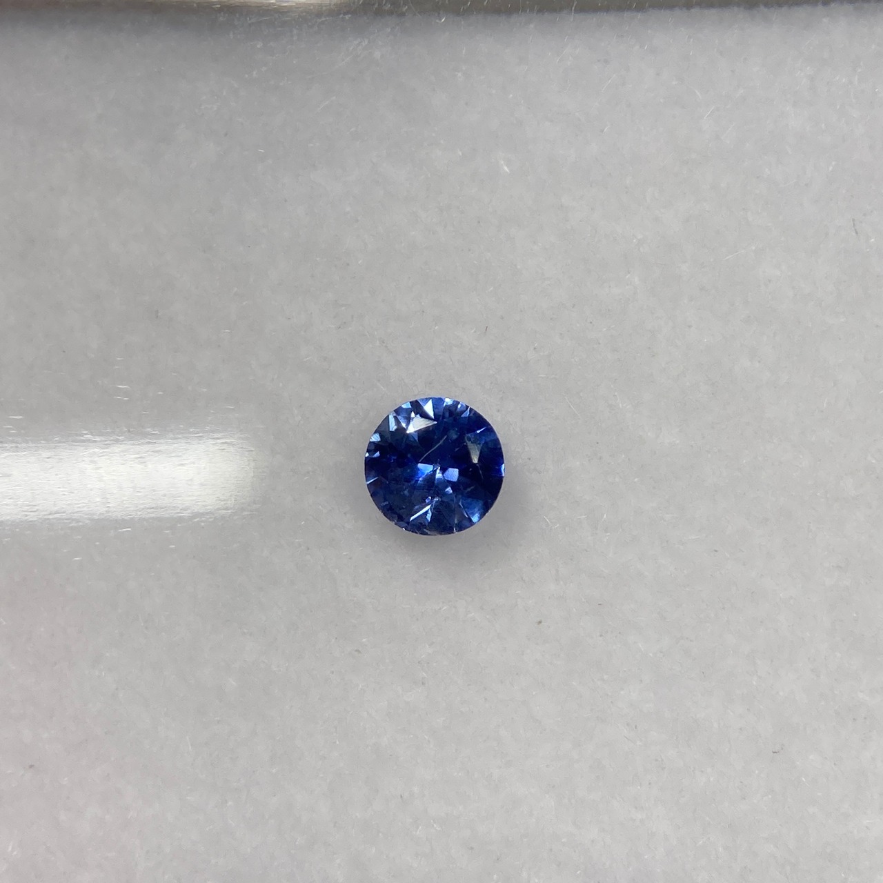 丸いサファイア 青系 約3.0mm r-0106