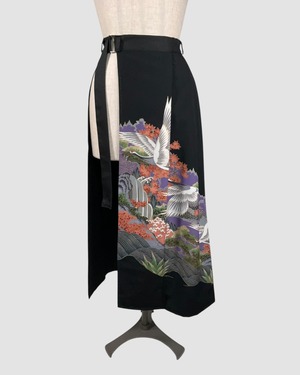 着物重ねスカート(黒留袖より制作) Kimono Overlay Skirt (Made of Kurotomesode-Kimono)