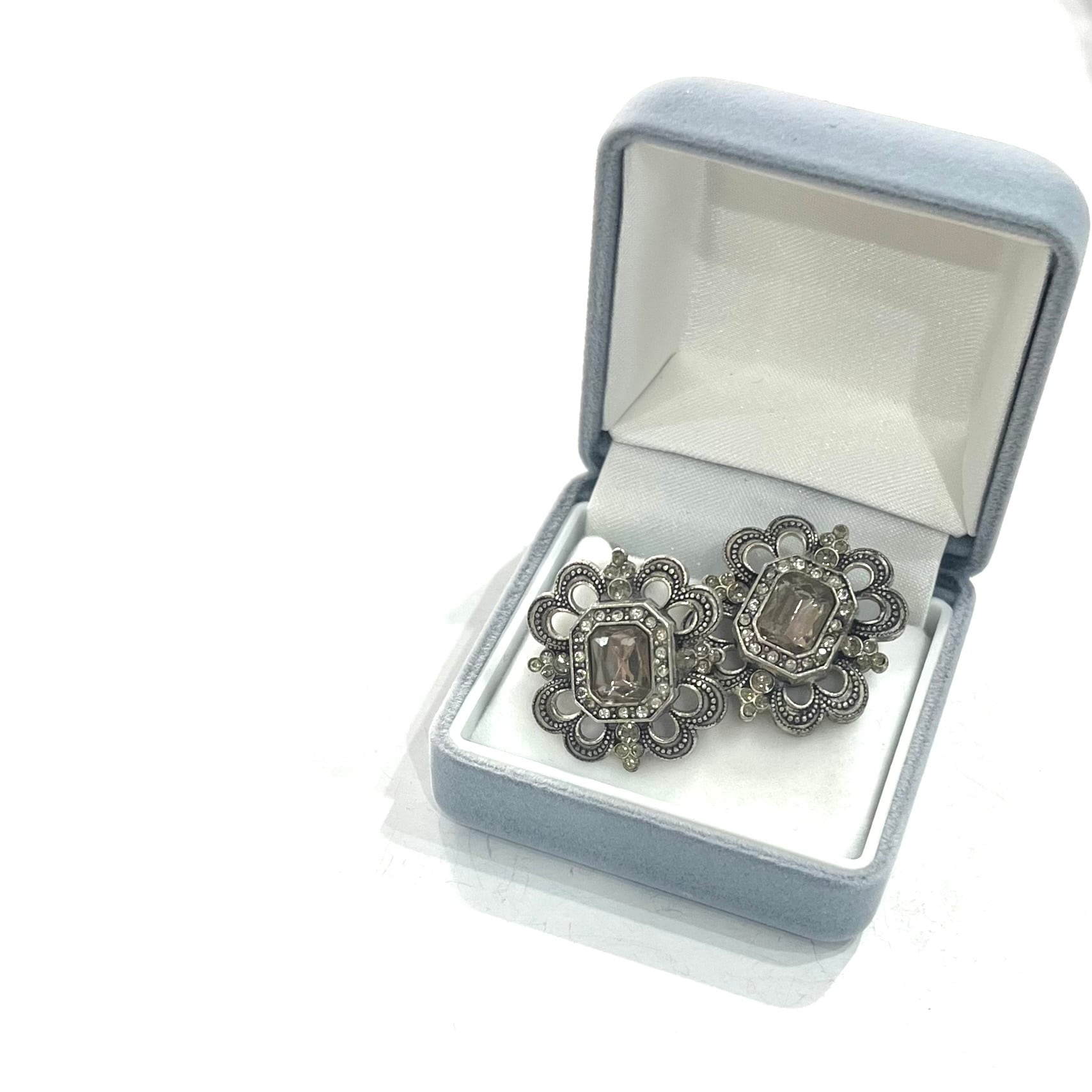 ピアス　No.5661 VINTAGE EARRING】【AVON】2353 アメリカブランド。AVON 80s