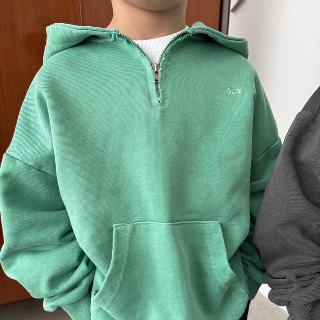 【予約】 pigment half zip hoodie/ our（junior）