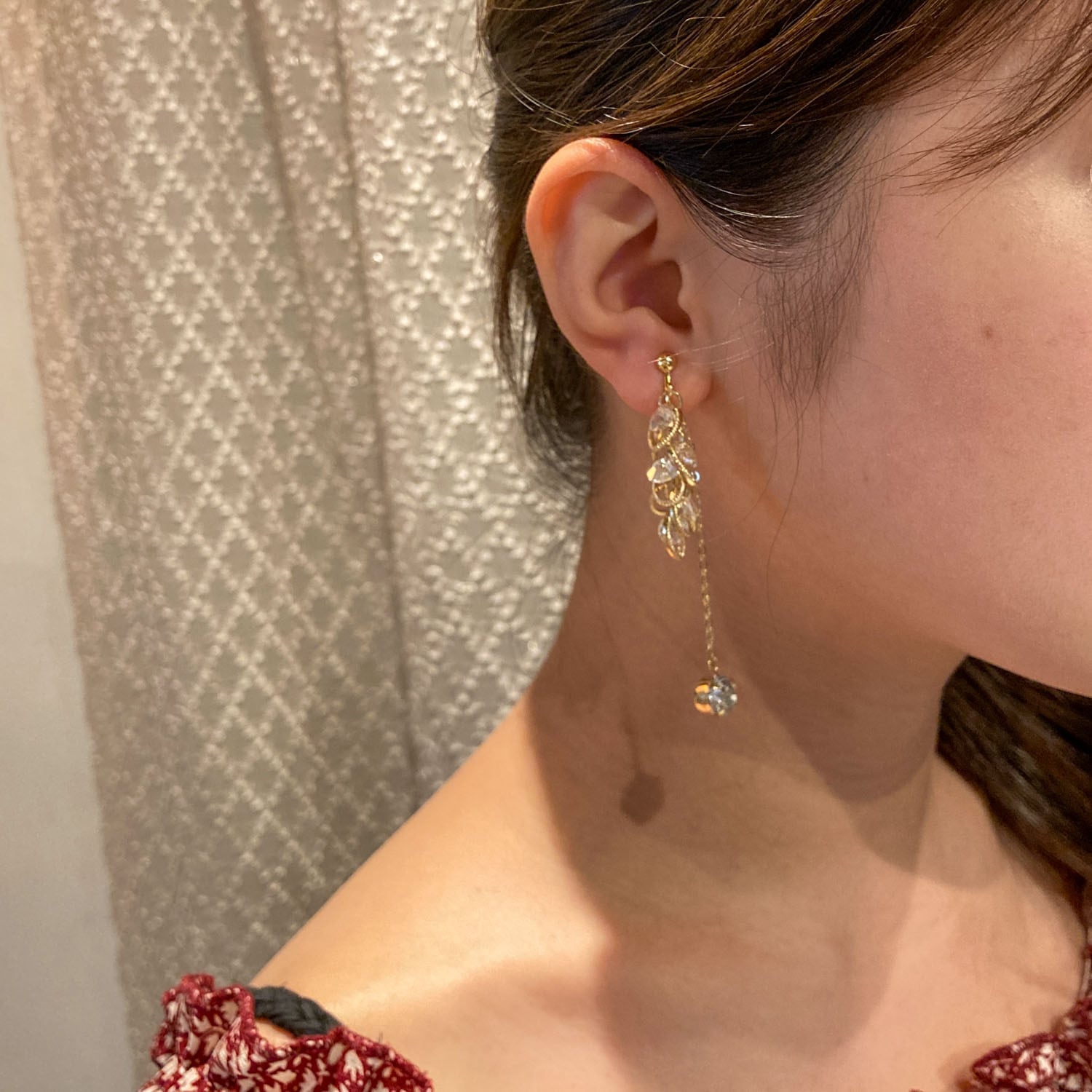 ジャラジャラしずくフープとビジュー揺れる〈ピアス/イヤリング