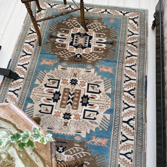 トルコ ヴィンテージラグ TR043 | カルス | 111cm × 178cm