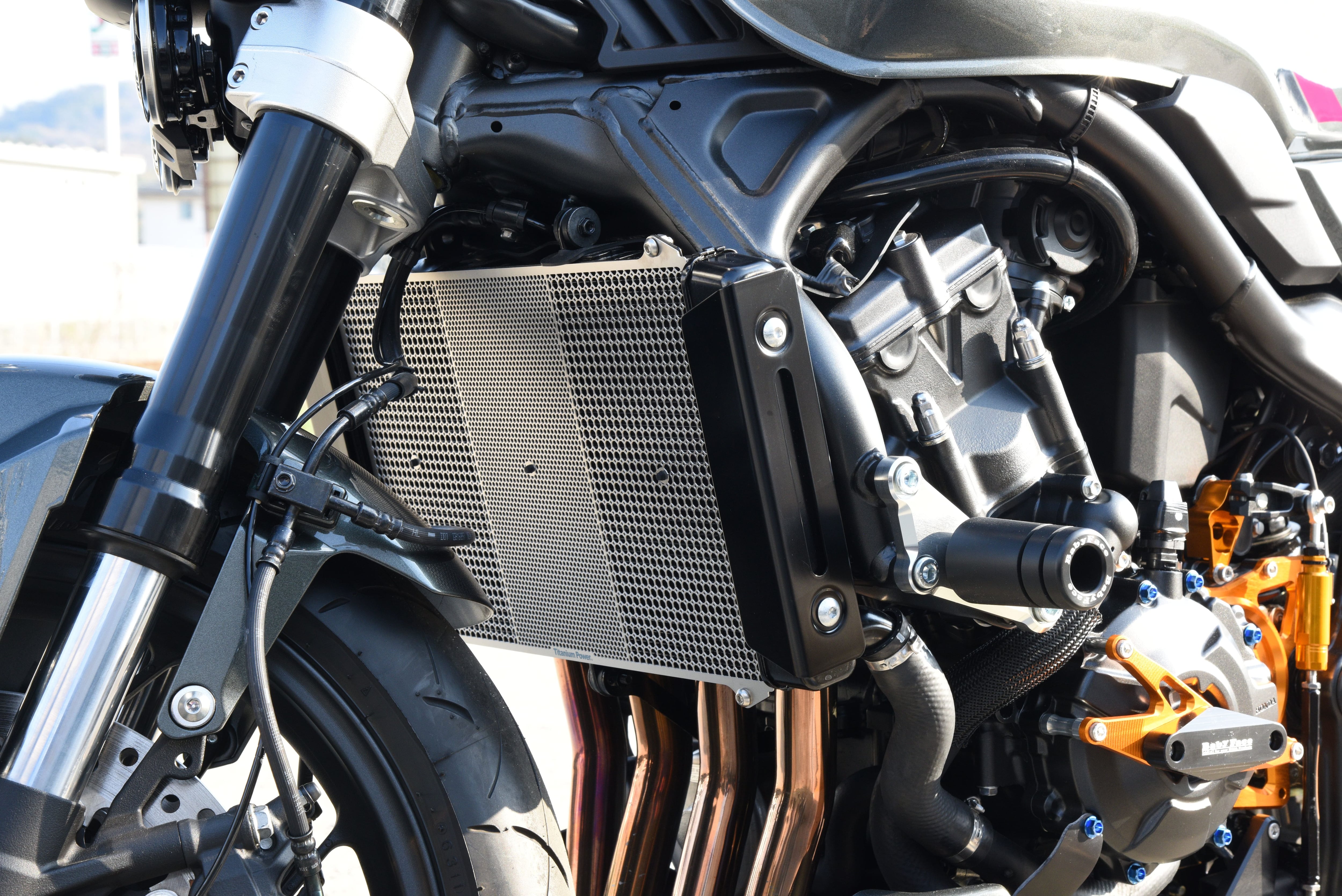 チタン ラジエターコアガード for KAWASAKI Z900RS/RS CAFE / ブルー