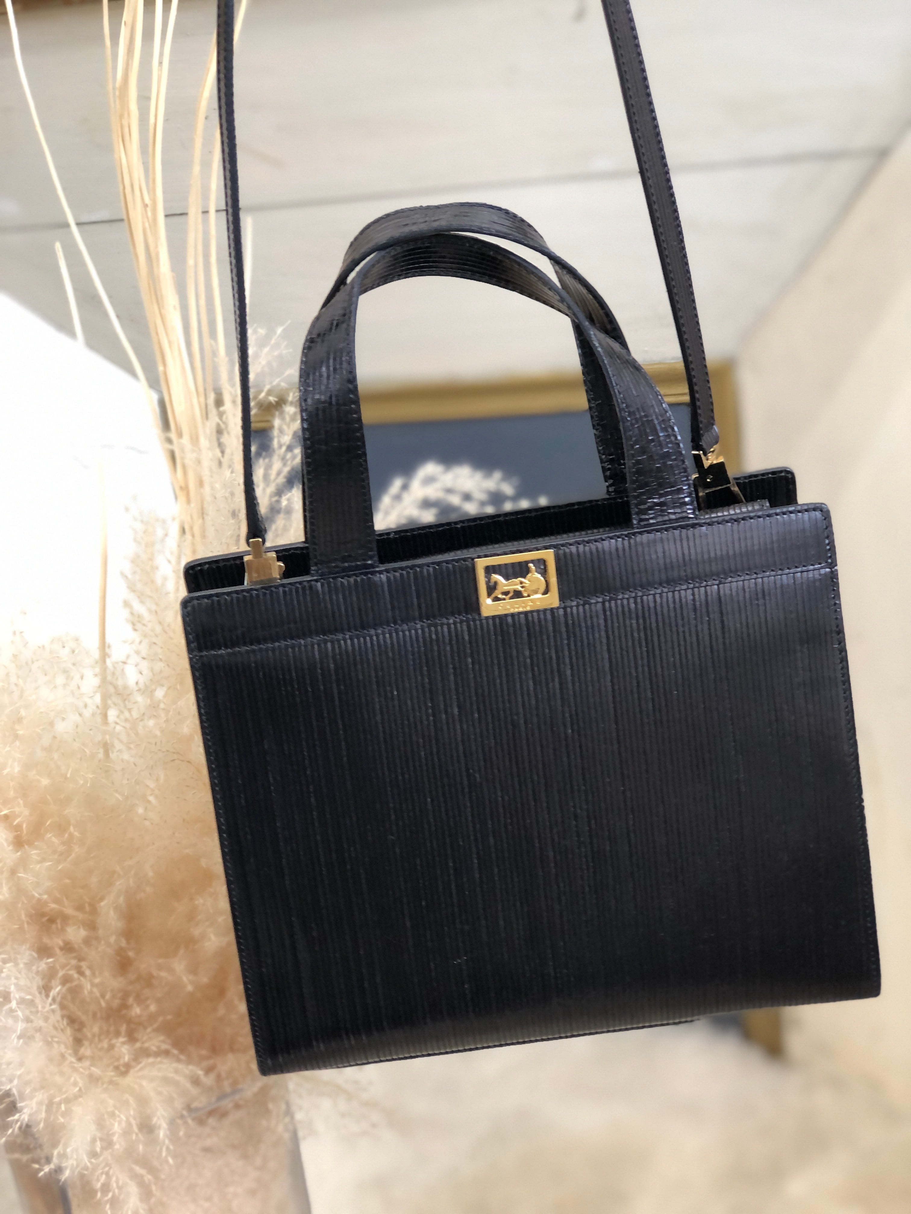 CELINE セリーヌ ホースキャリッジ 馬車 金具 型押しレザー