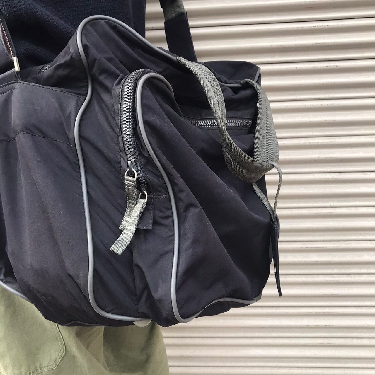 プラダ スポーツ ロゴ ポリウレタン ハンド バッグ Gカード付き  