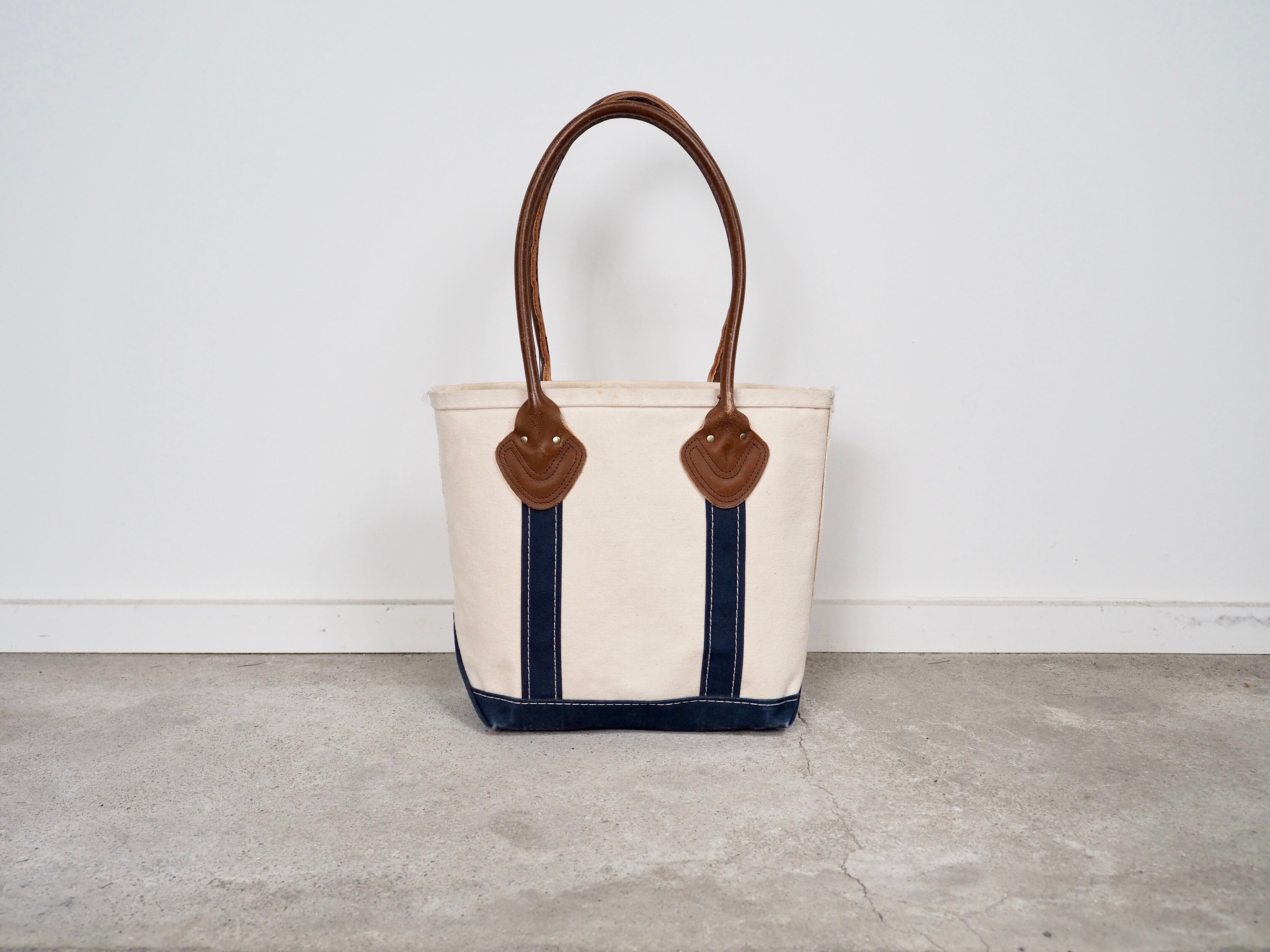 L.L.Bean Boat&Tote leather handle canvas tote bag /made in USA