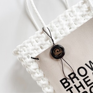 【THEATRE PRODUCTS】BROWN LABELED BASKET BAG (white)