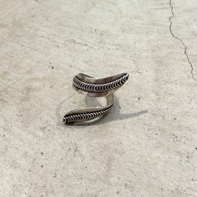 LEAF MOTIEF SILVER RING OLD MODEL