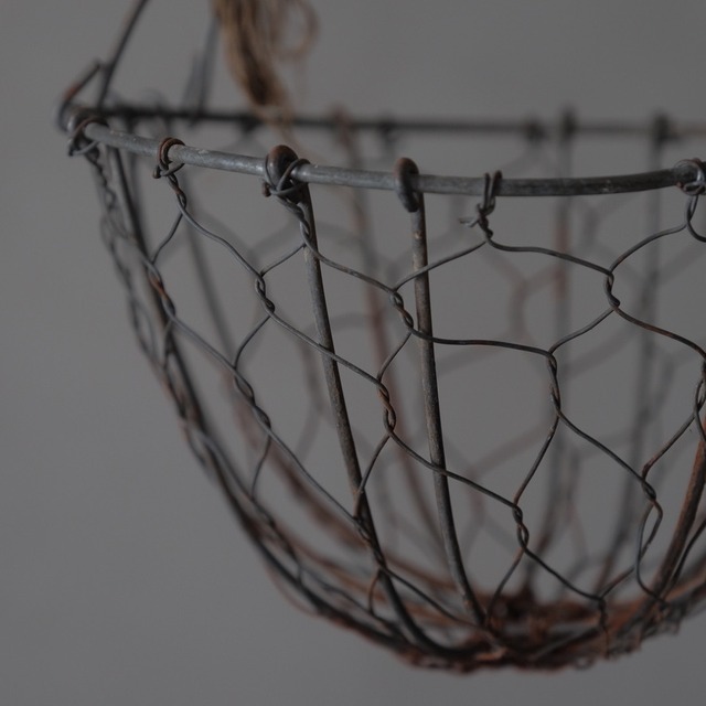Hanging basket