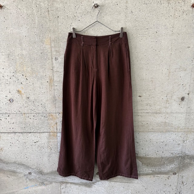 Military pants with a 3D silhouette