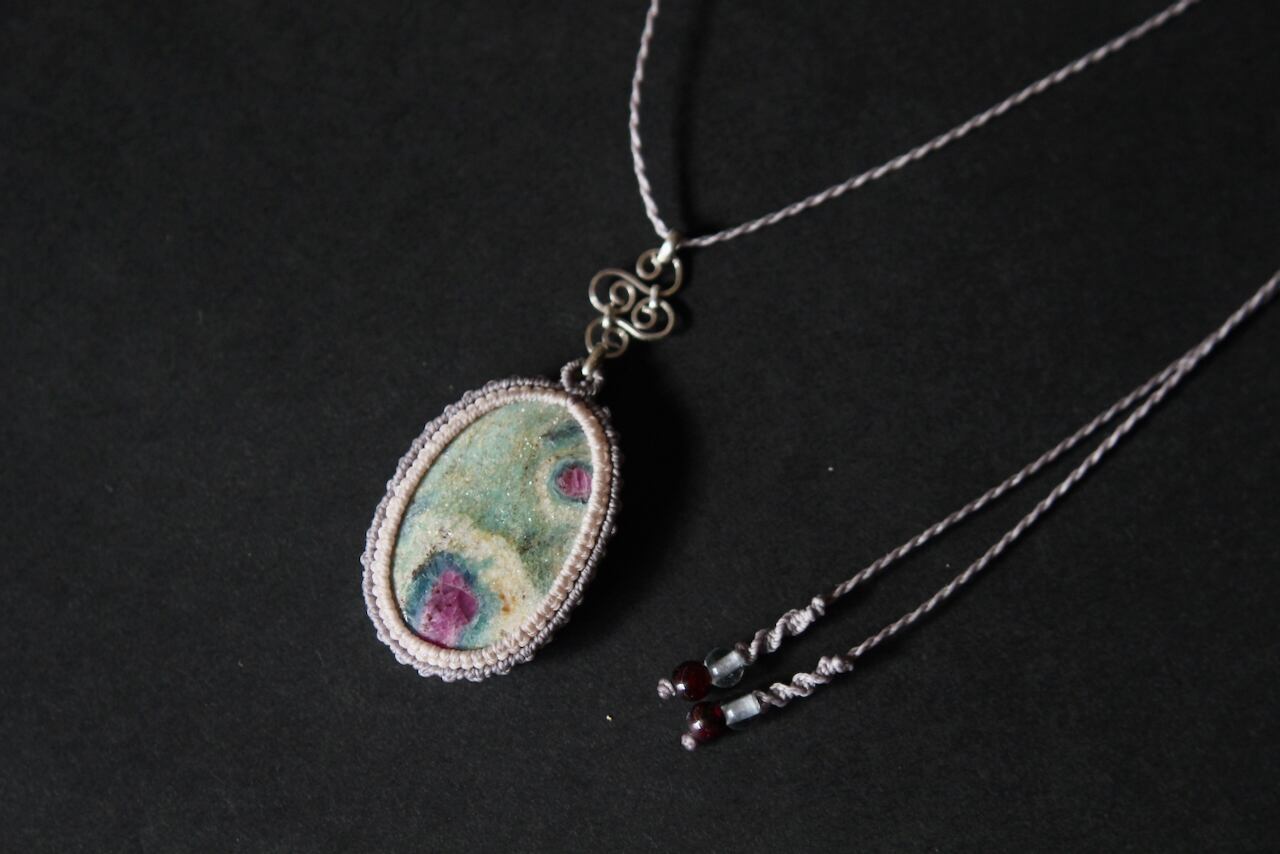 Ruby in Fuchsite silver925 wire work micro macrame pendant
