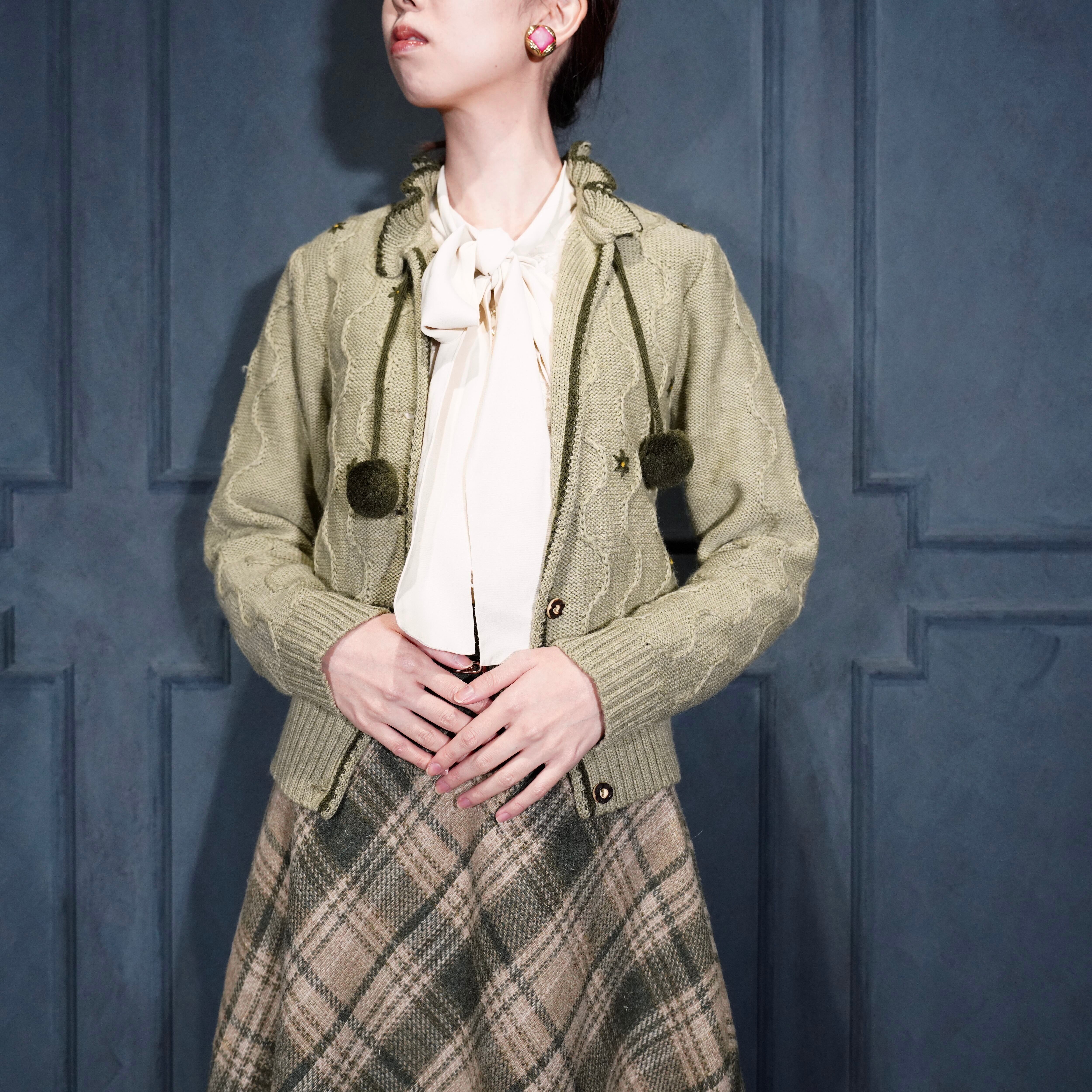 70's EU VINTAGE Lanamoden SALZBURG FLOWER EMBROIDERY PONPON KNIT