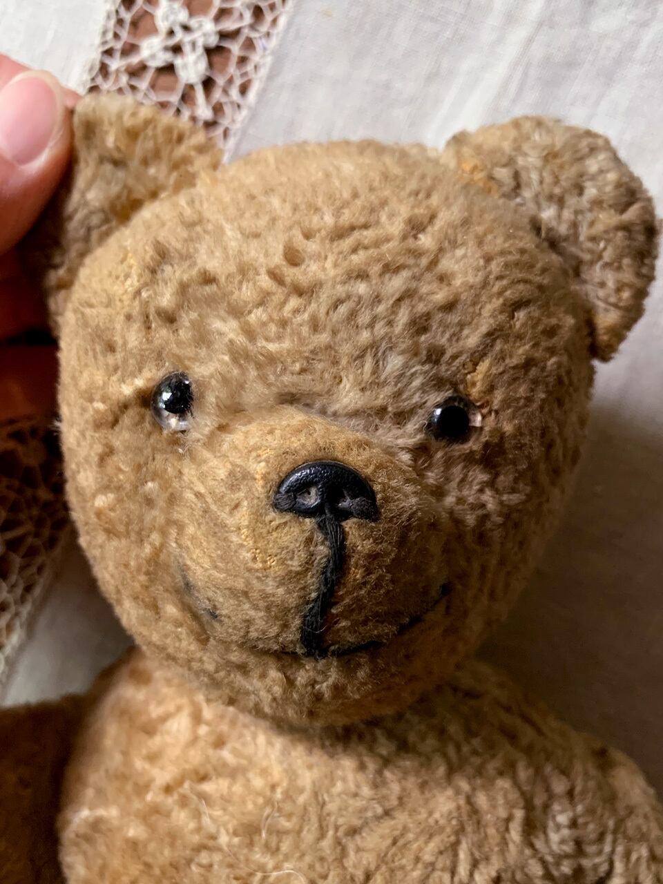 片手を上げたくまのぬいぐるみ ベア | Brocante de La Cocotte