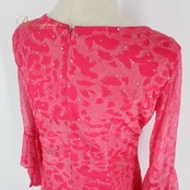 社交ダンス 衣装 ドレス スタンダード ピンク系 prima boutique プリマブティック ワンピース スタンダードドレス 準正装 長袖 キラキラ ホログラム フォーマル ラメ調 光沢 シフォン風 フリル デザイン ノーカラー系 襟なし Vネック風 体型カバー 華やか ダンス 発表会 舞台 競技 パーティー イベント ポリエステル 軽やか ストレッチ系 背面ファスナー 対応 通気感 透け感風