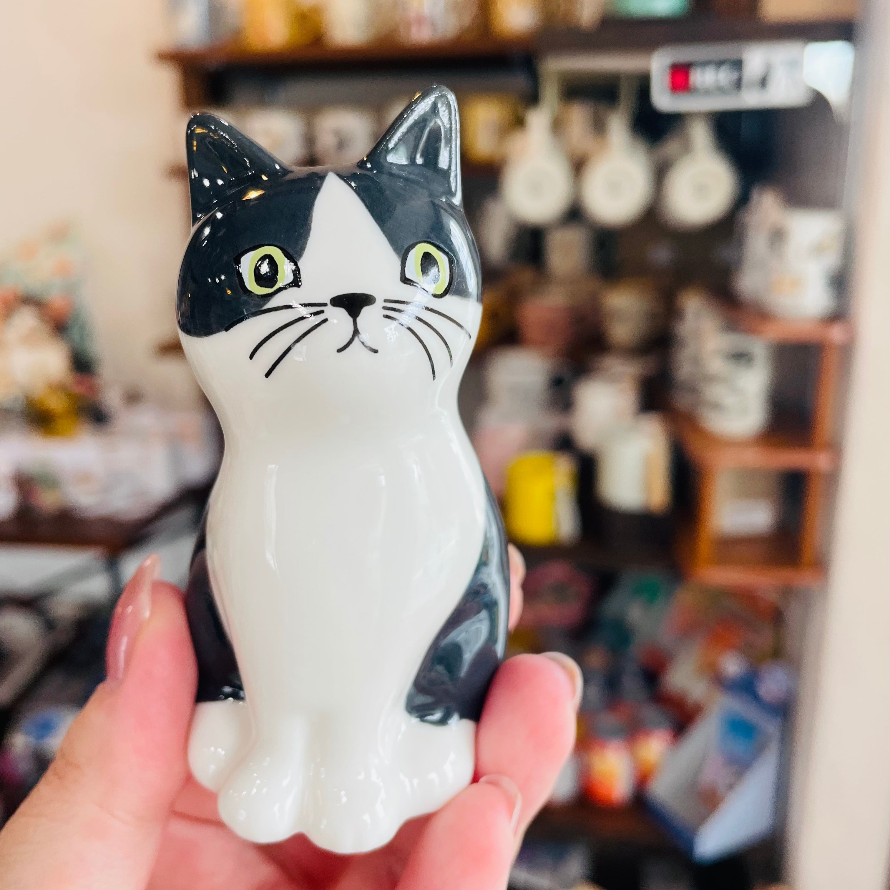 フラワーベース｜ ペンスタンド｜ハチワレこねこB　猫 ねこ ネコ 猫雑貨 ねこモチーフ 猫グッズ ネコ柄 花瓶 花器 花びん フラワーベース 置物 オブジェ フラワーアレンジ ペン立て ペンスタンド 陶器 かわいい おしゃれ レディース プレゼント 贈り物 ギフト