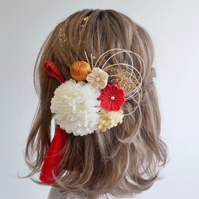 A433  赤　白　つまみ細工　髪飾り　卒業式　袴　結婚式　水引　かすみ草　和玉　成人式
