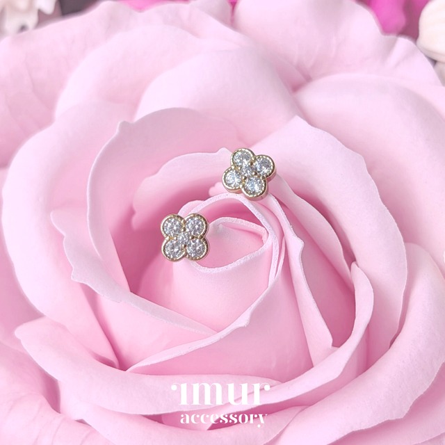 ミニクローバーパヴェ ピアス/イヤリング ゴールド〈 P-322 〉