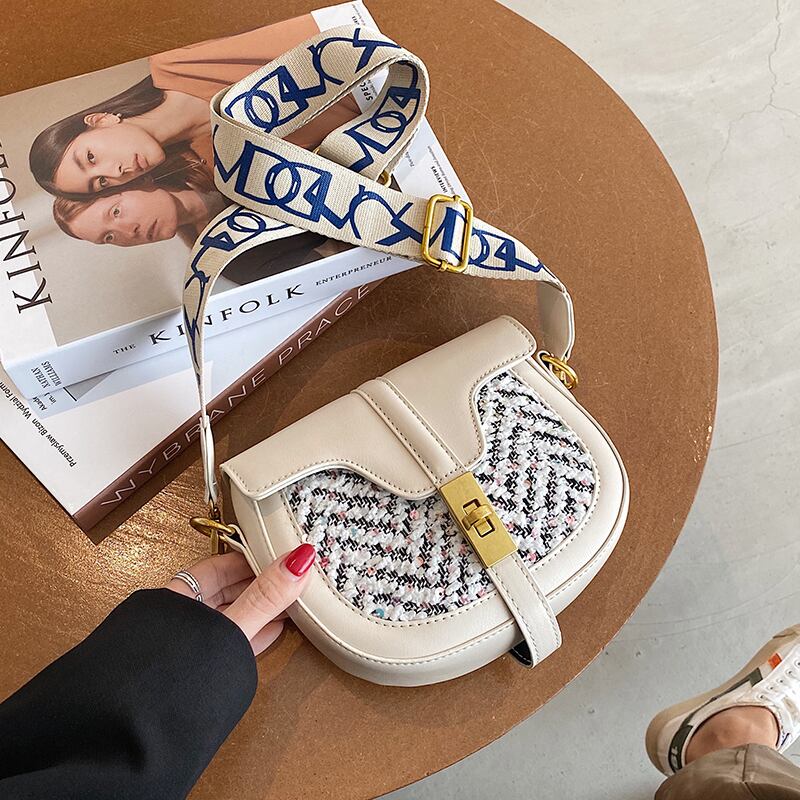 高級感レディースワンショルダースモールバッグメスバッグ2020人気の新流行ファッションネットレッドワイルドクロスボディサドルバッグ Tiancai_Wing_Bag32075070718