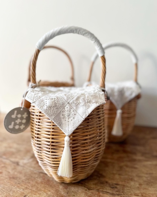 送料無料//SASHIKO STITCH  WHITE BASKET（dottodotオリジナル)カゴバッグ）