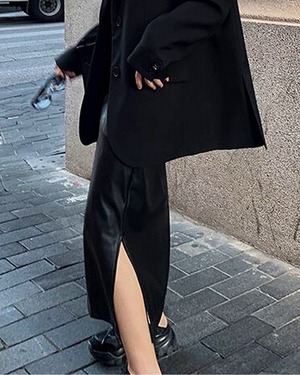 スリットモードフェイクレザースカート A0553