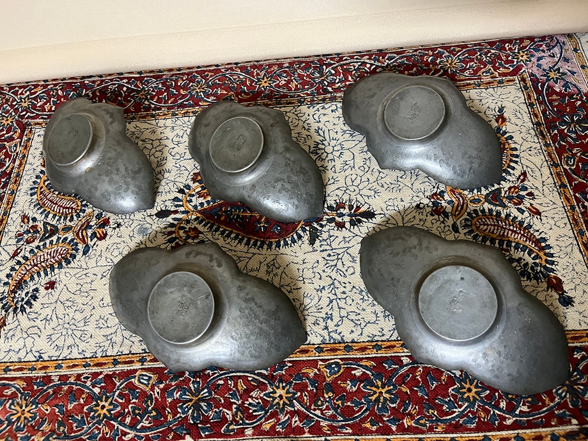 【 弥生時代小玉 】 出土丸玉　コレクター収蔵骨董 龍玉 茶托 五客 1 | 三輝 | 遺品整理・骨董品・美術品の買取販売なら