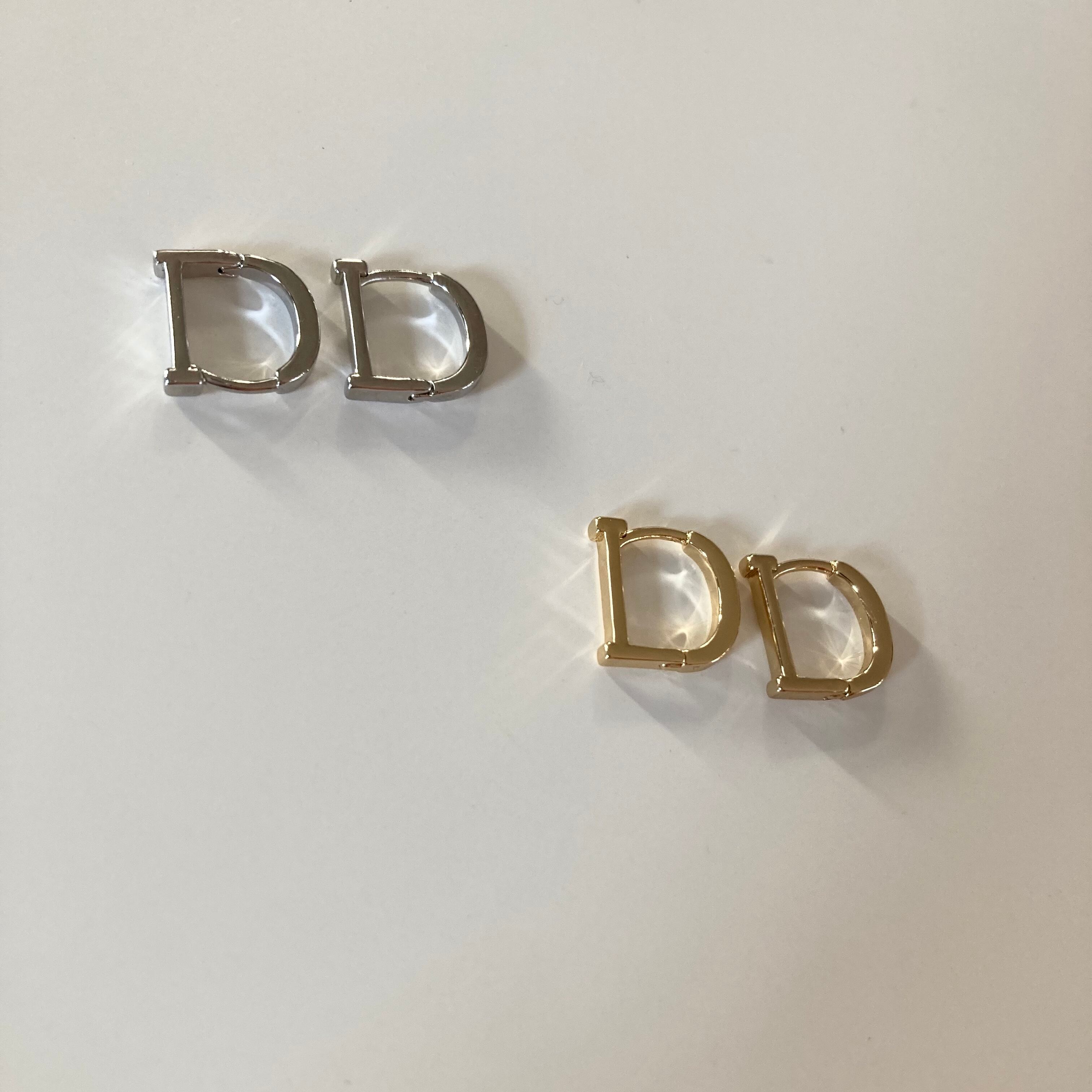 Dフープピアス