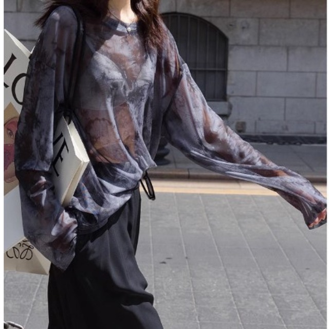 パターン柄シアートップス