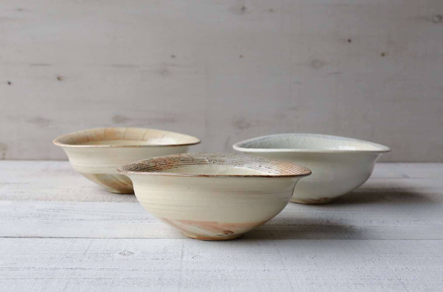 たて鉄線 たわみ盛鉢 中 | 古谷製陶所