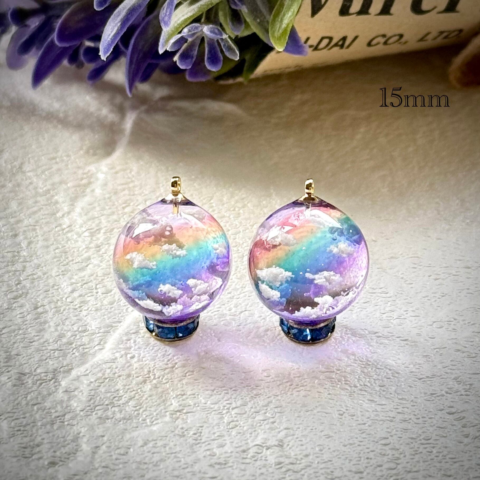 レジンピアス イヤリング 夕暮れ空にかかる虹 まん丸 15mm a