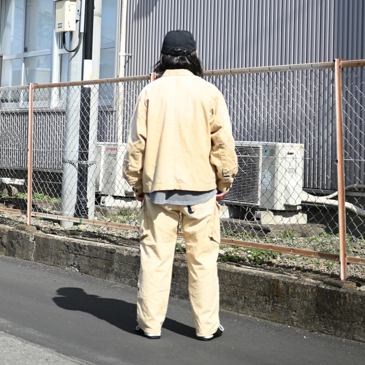 ANACHRONORM (アナクロノーム)特殊エイジング加工/サンフェードダメージ加工を施したミリタリーセットアップ