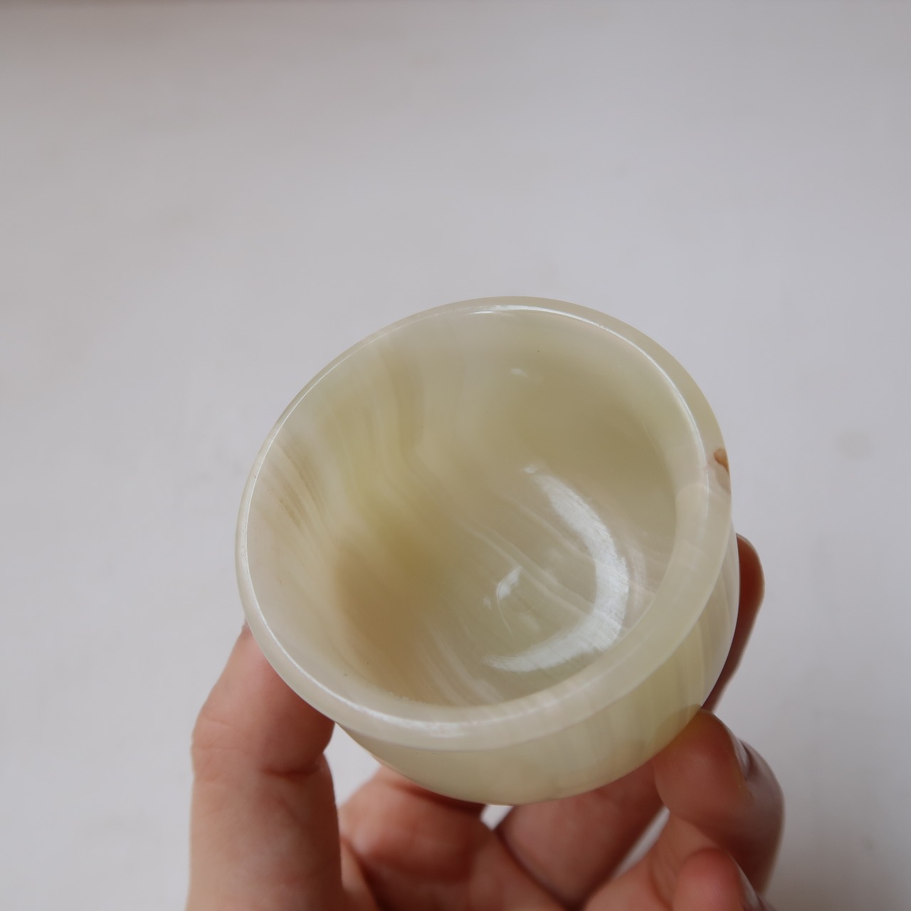 まるい石のおちょこj