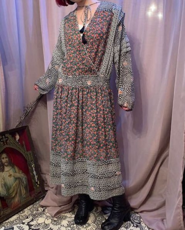 Diane Freis(ダイアンフレイス) 総柄 花柄 ワンピース ホワイト  