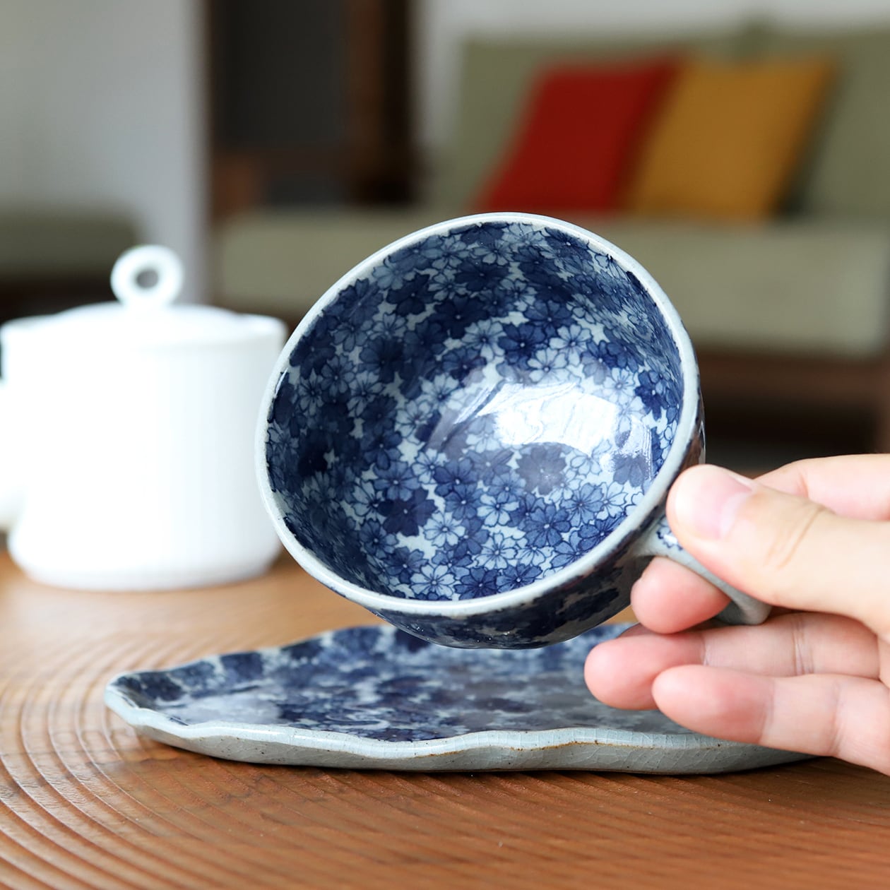 辻修窯 花尽くし モーニング碗皿 超絶技巧（有田焼） | にっこう生活館