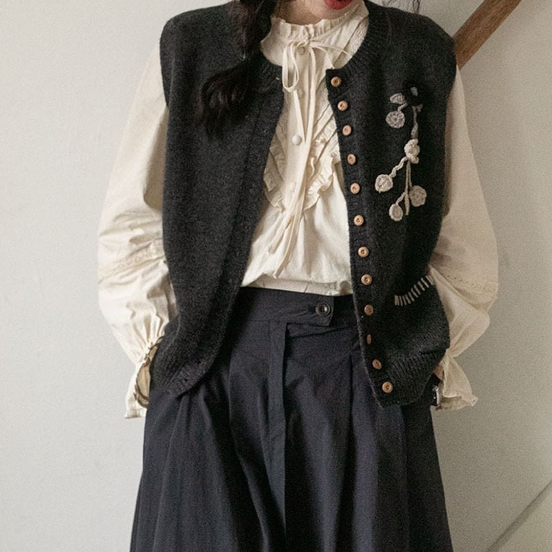 美品【ANTIPAST】パッチワーク ニットベスト レース 刺繍 ブラック クロシェレースベスト / ニット・セーター | エスニックファッション