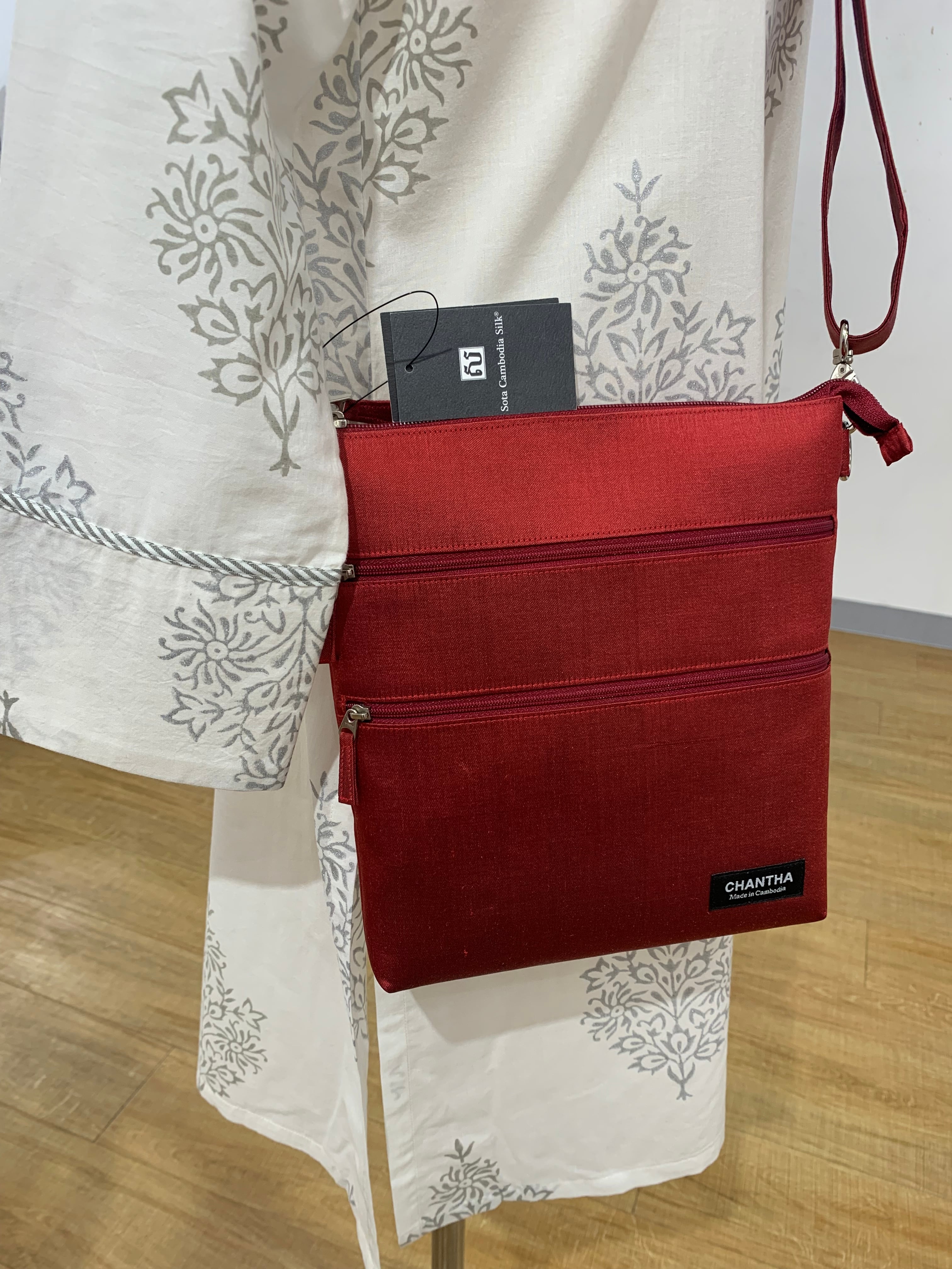 限定3個)ショルダーバッグ トラベルバッグ シルクバッグ カンボジア