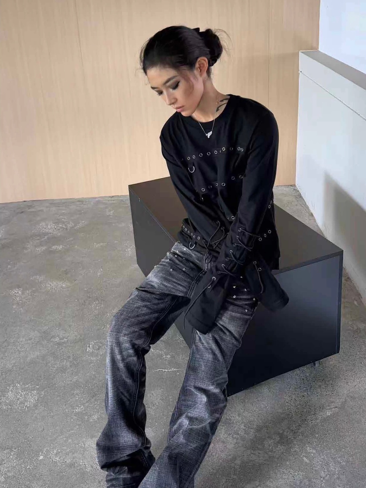 【CinderVein】Metal Loop Strap Long Sleeve