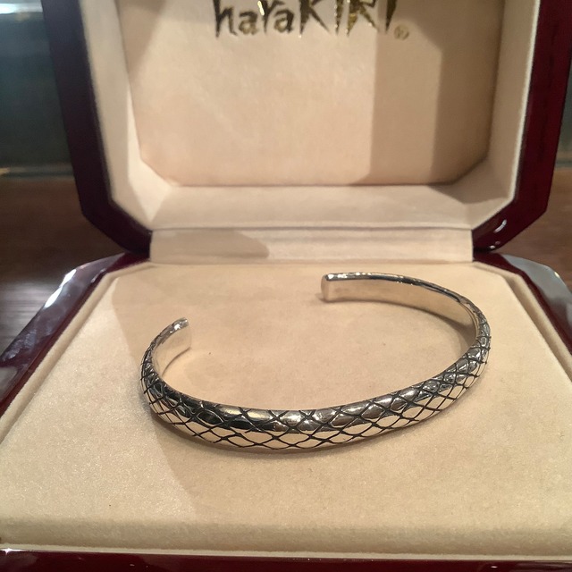 haraKIRI ハラキリ　六芒星バングル；マットサーペント（赤）　Silver Jewelry