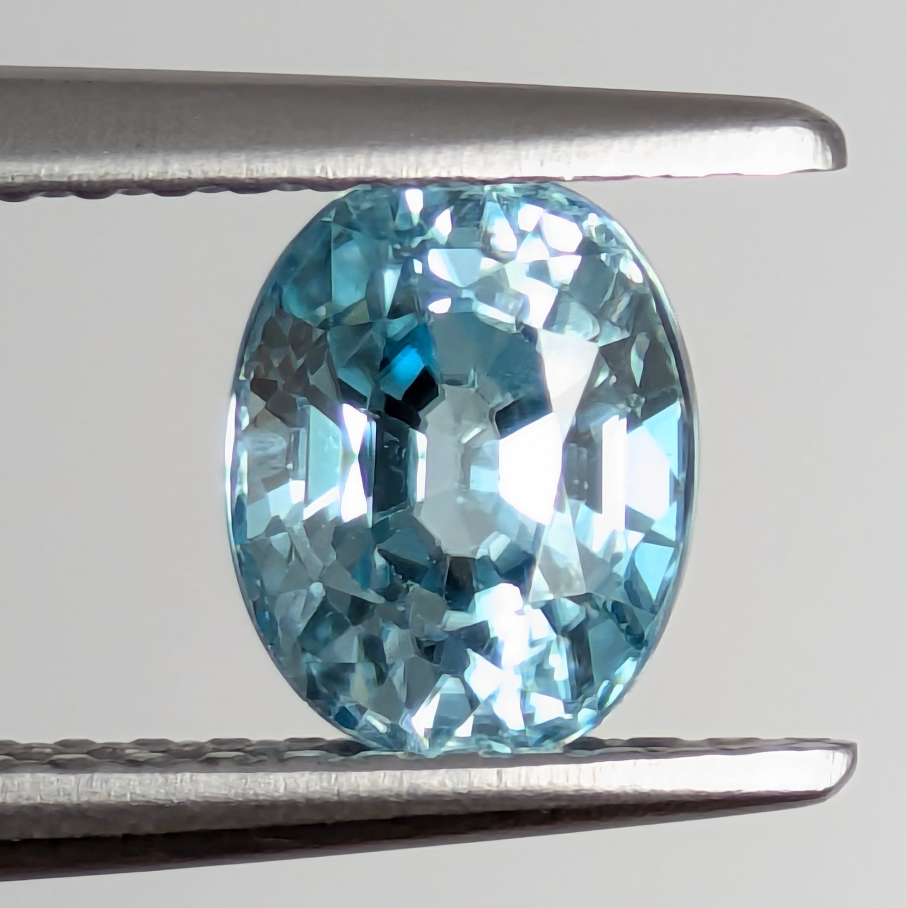 ブルージルコンルース【1.46ct】PRO208690 | Gem's Subculture