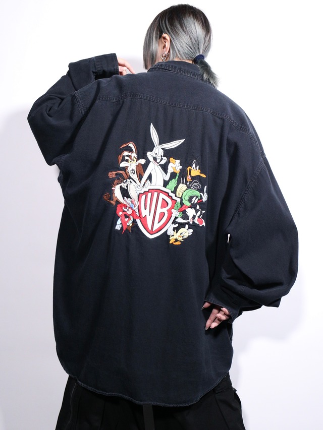 “Looney Tunes” 大集合 XXL embroidery light denim shirt jacket