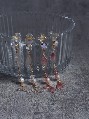 花びら揺れる桜ピアス/イヤリング