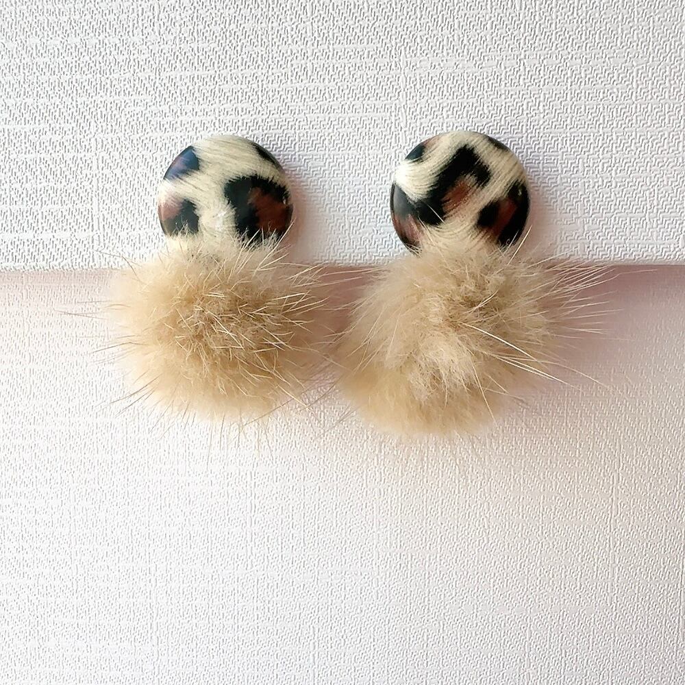 ライトベージュファー再入荷》ヒョウ柄ボタンイヤリング・ピアスx 