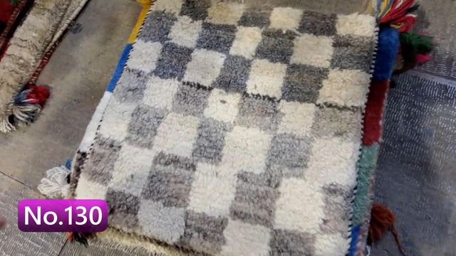 絨毯クエスト43 後編【No.130】Gabbeh ※現在、こちらの商品はイランに置いてあります。ご希望の方は先ずは在庫のご確認をお願いします。