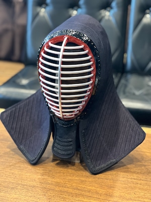 【黒閃コブラ織刺‼️面サイズ64〜66】【超絶人気‼️稽古にも使えるスーパー軽量面 】【5名様限定✨面サイズ64〜66】スーパー軽量面『黒閃コブラ織刺』8/5㎜ナナメ 織刺 面 アゴ波千鳥