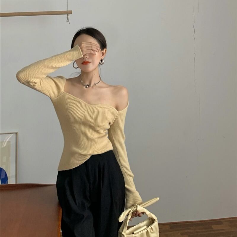 ニットセーター ブラックシャツ スプリングトップス 春物 スクウェア ブラックストロベリース90617026886