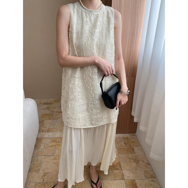 Lace pleats sleeveless one piece V2191 | ViCHIC.