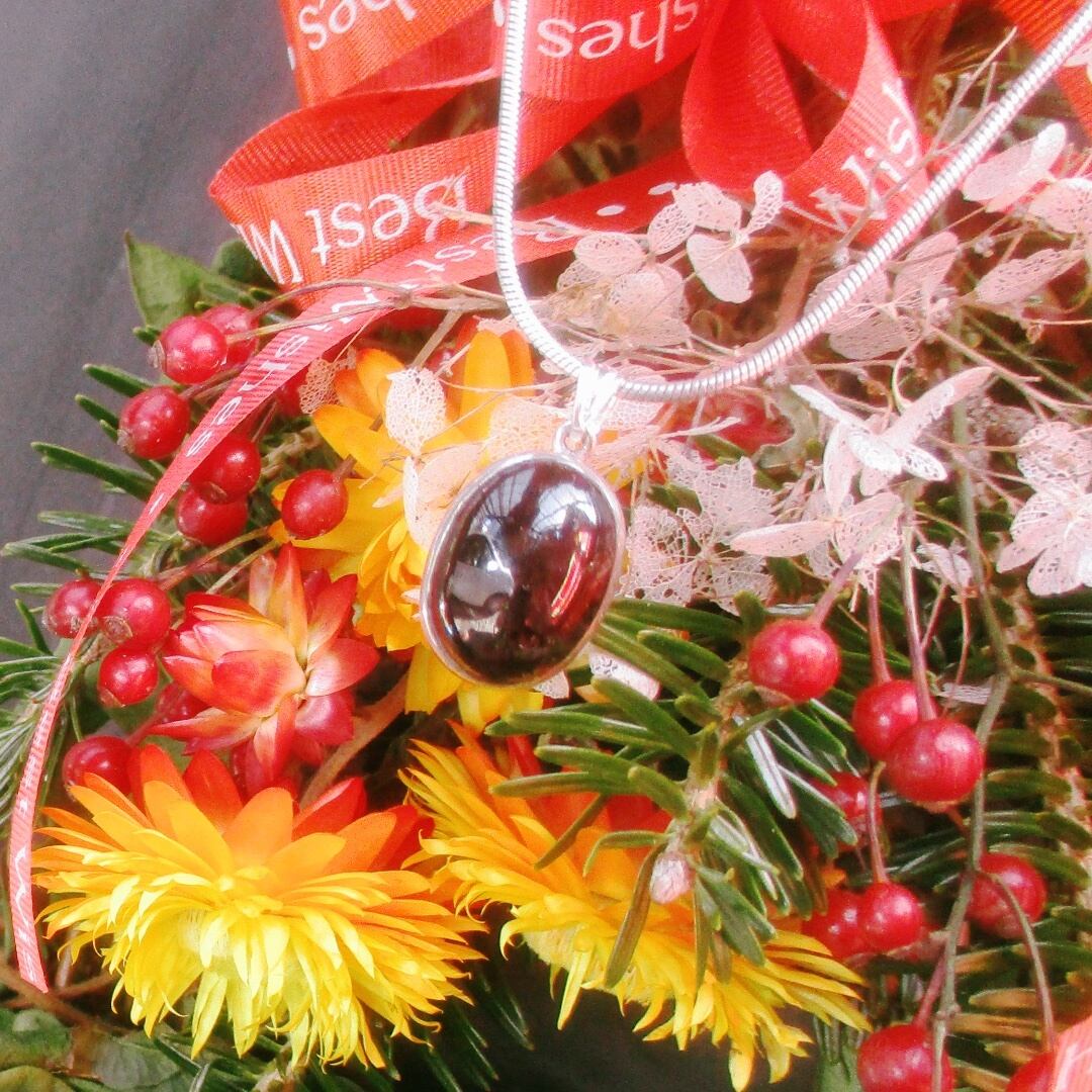 ★1月の誕生石★【Sv925】スターガーネット ペンダント ★星降る夜の守護者★＊希少石＊