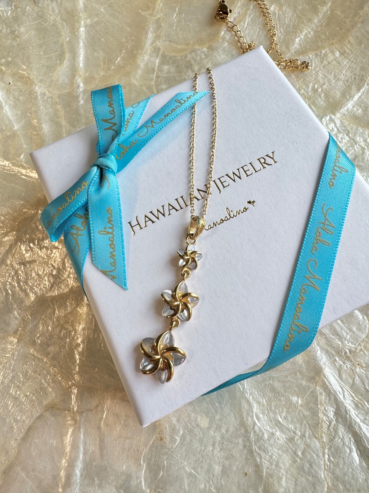 Triple Plumeria shell necklace Hawaiian jewelry(ハワイアンジュエリートリプルマザーオブパールプルメリアネックレス)