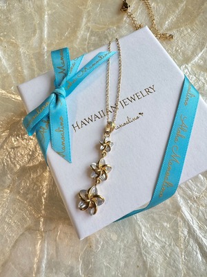 Triple Plumeria shell necklace Hawaiian jewelry(ハワイアンジュエリートリプルマザーオブパールプルメリアネックレス)
